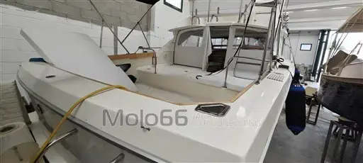 1983 Bertram 28 flybridge cruiser