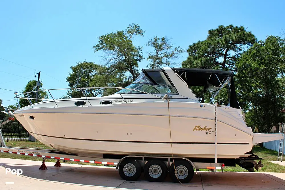 2005 Rinker fiesta vee 342