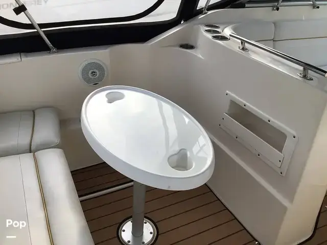 Rinker 270 Fiesta Vee