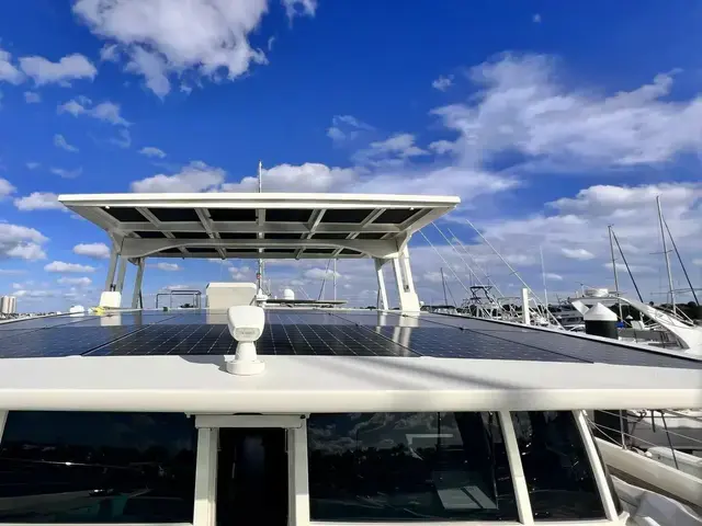 Serenity Yachts 64 Electric Hybrid