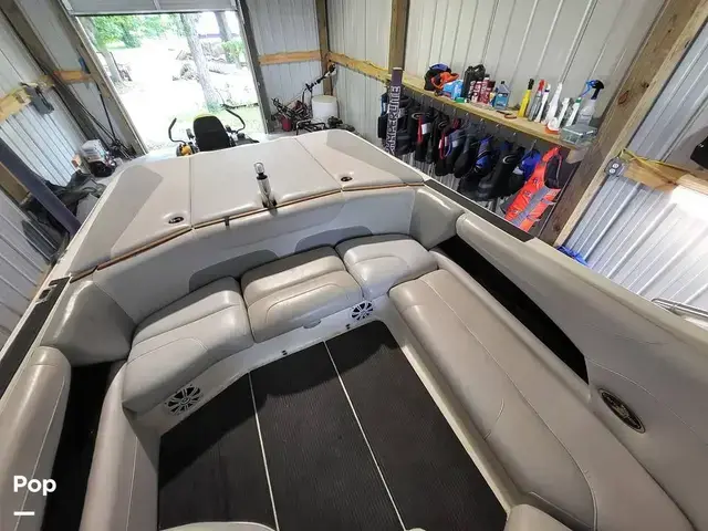 Centurion Boats Lightning Storm