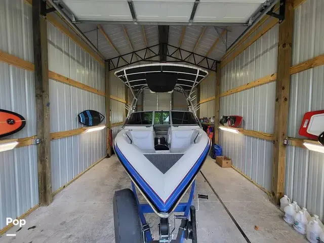 Centurion Boats Lightning Storm