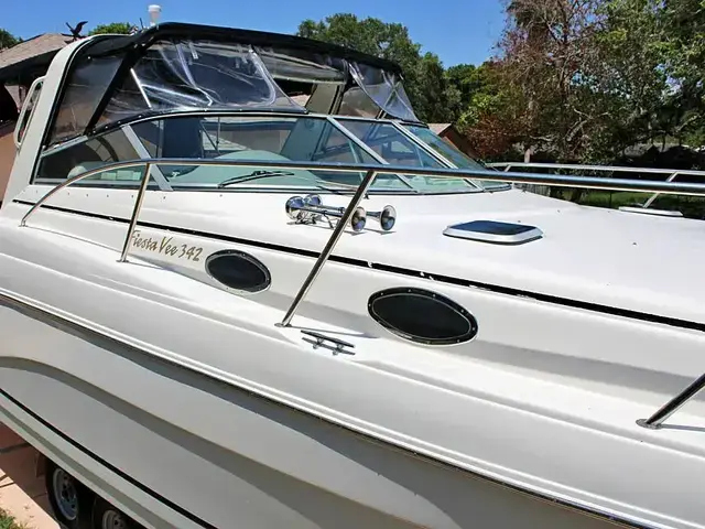 Rinker 342 Fiesta Vee