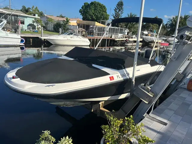 Sea Ray 210 SPX