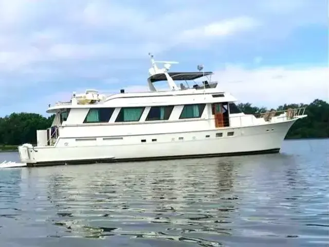 Hatteras 77 Cockpit Motor Yacht