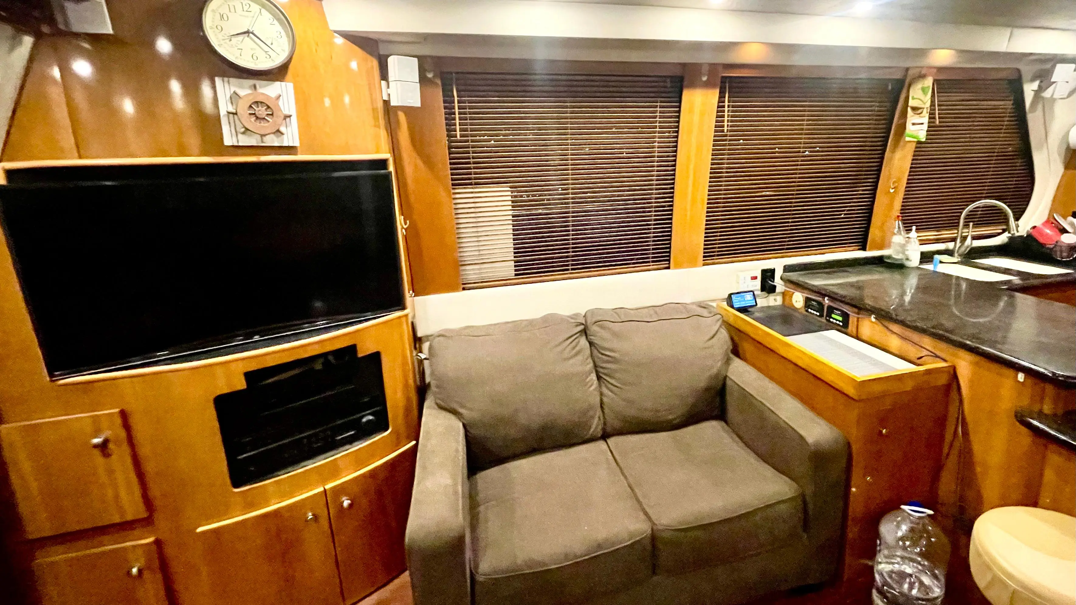 2002 Carver 570 voyager pilothouse