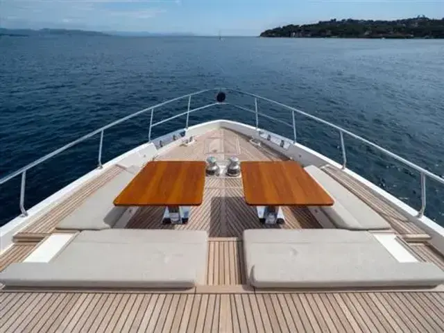 Ferretti Yachts 920