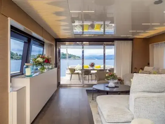 Ferretti Yachts 920