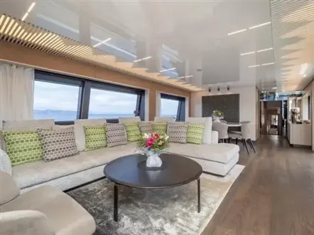 Ferretti Yachts 920