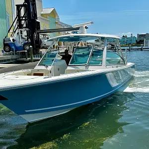 2021 Cobia Boats 33'