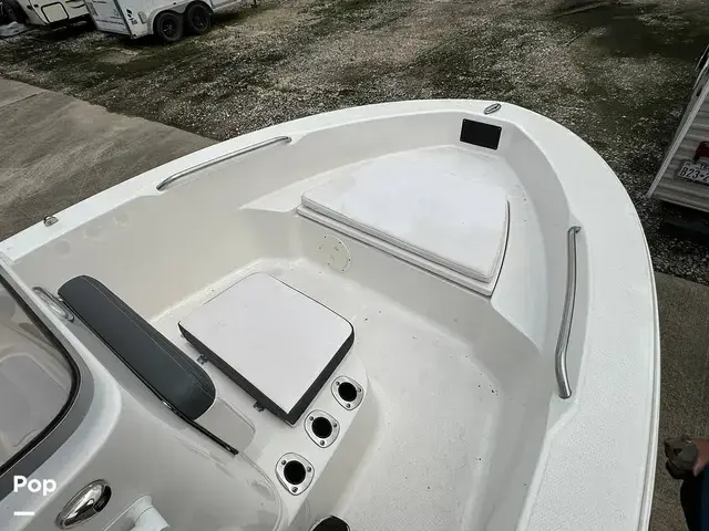 Robalo R160