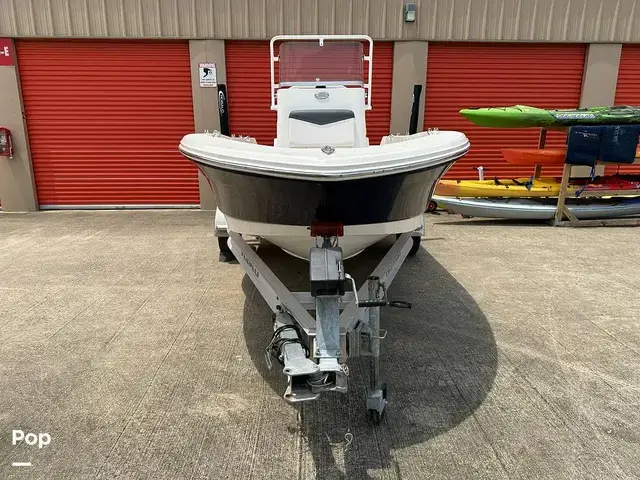 Robalo R160