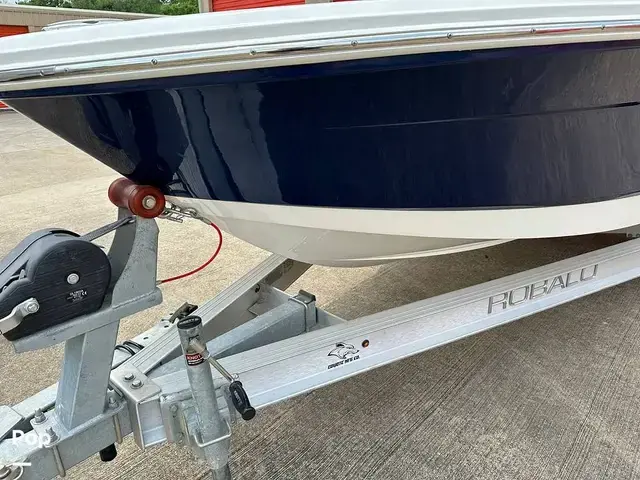 Robalo R160