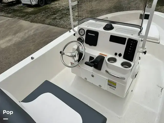 Robalo R160