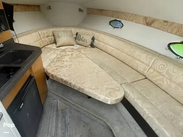 Larson Cabrio 270 Mid Cabin