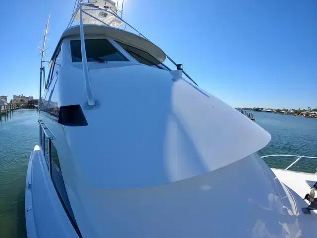 Hatteras 65'