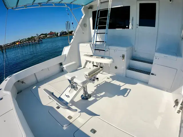 Hatteras 65'