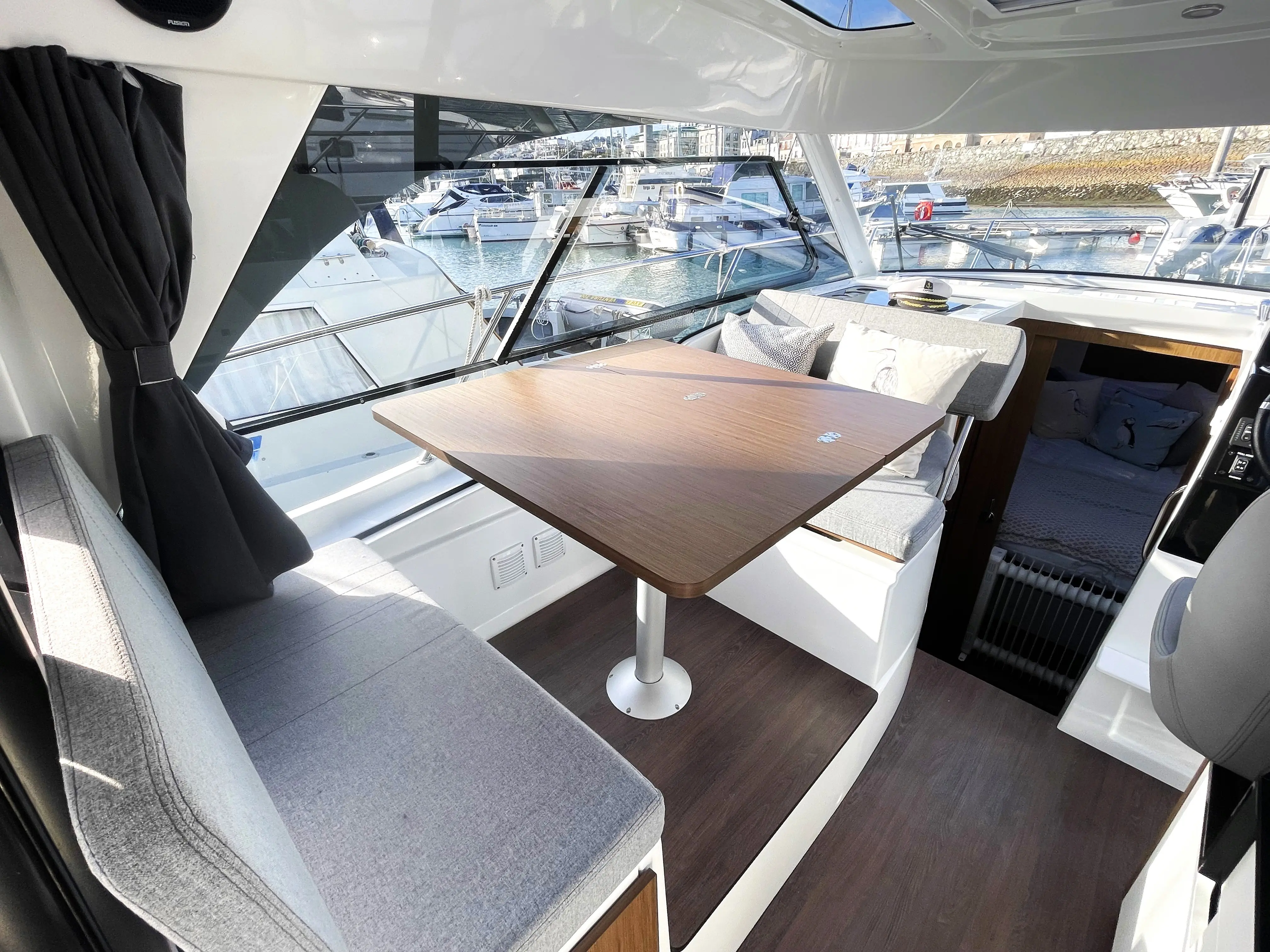 2020 Beneteau antares 9