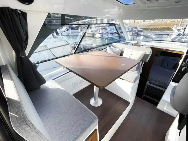 Beneteau Antares 9