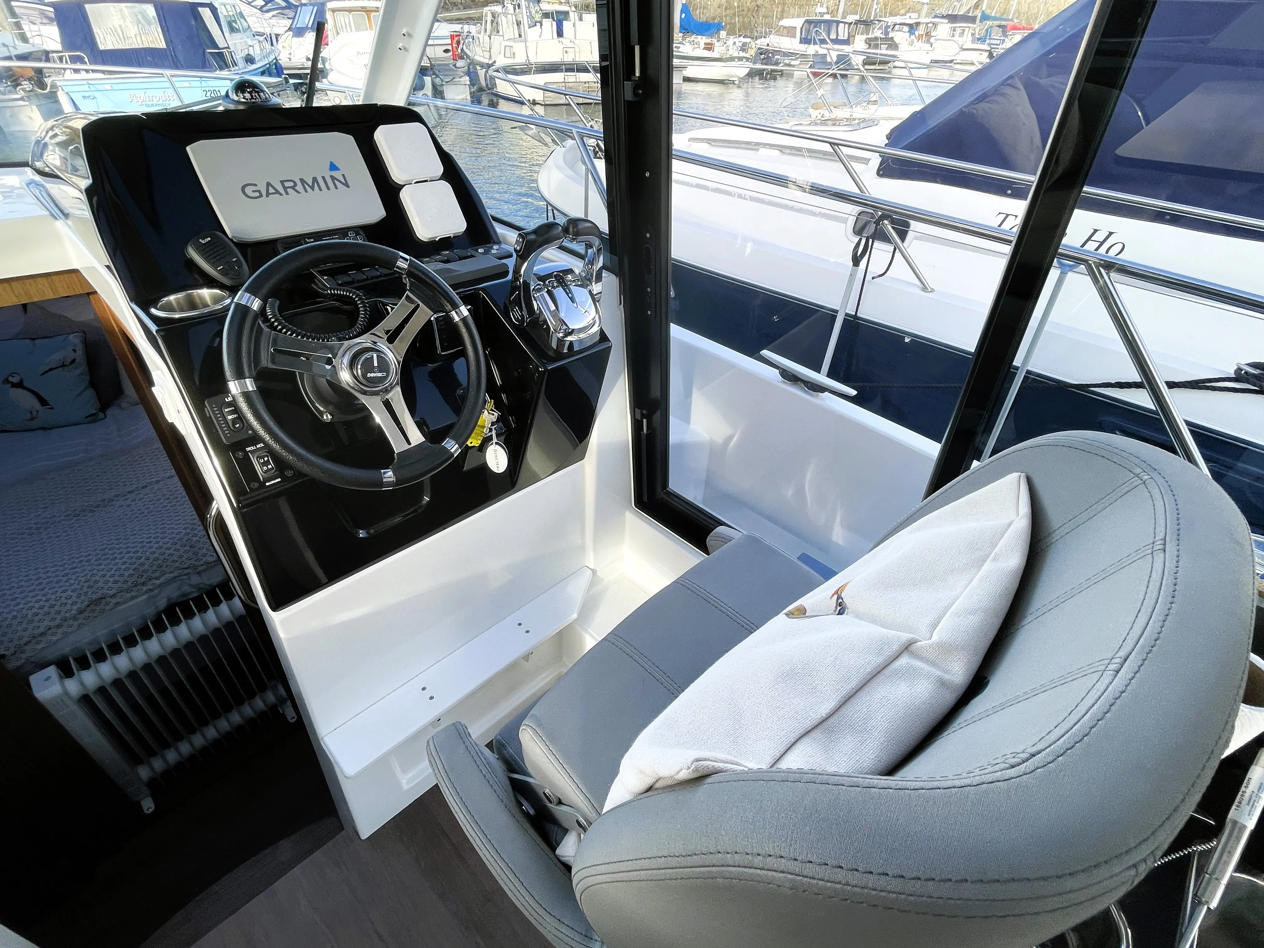 2020 Beneteau antares 9