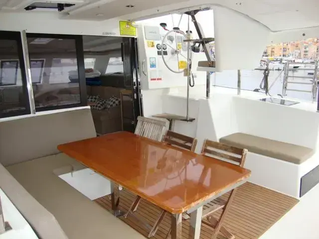 Fountaine Pajot Lucia 40