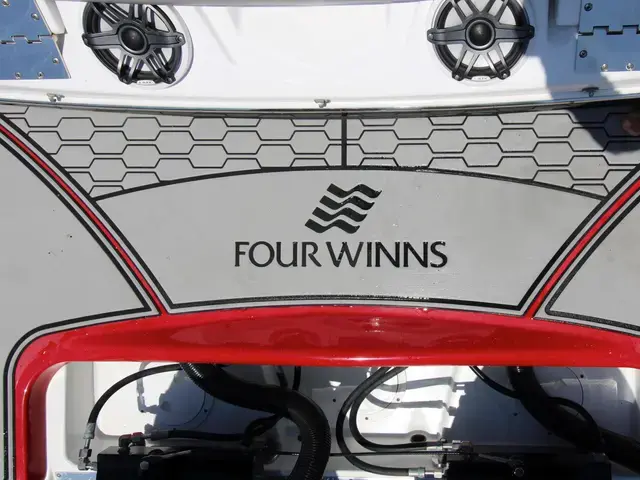 Four Winns 35'