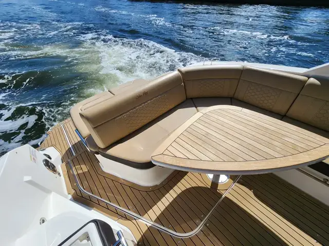 Sea Ray Sundancer 320