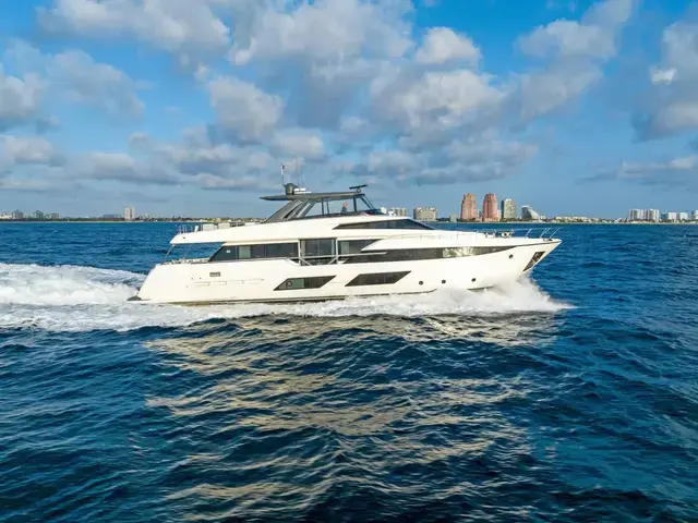 Ferretti Yachts 920