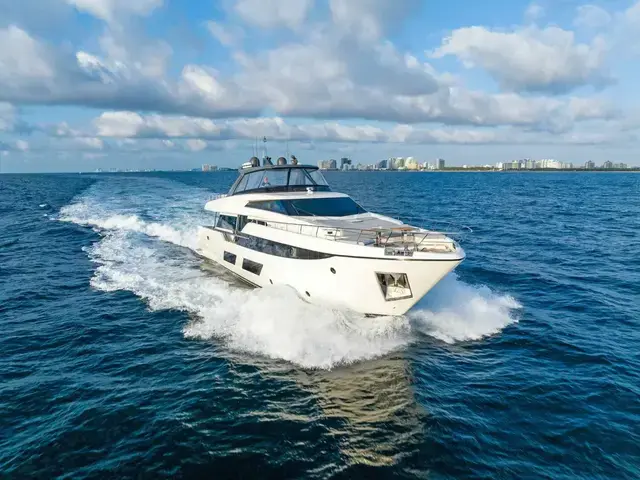 Ferretti Yachts 920