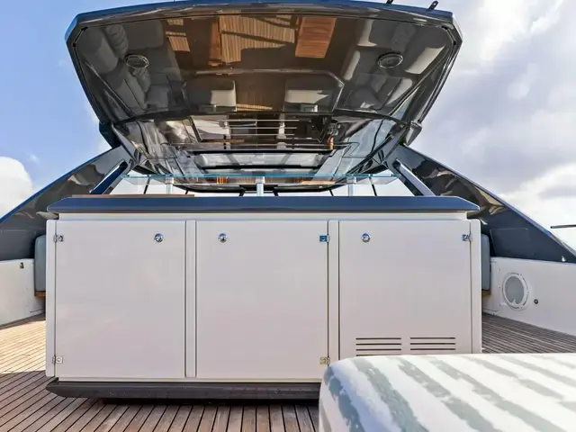 Ferretti Yachts 920