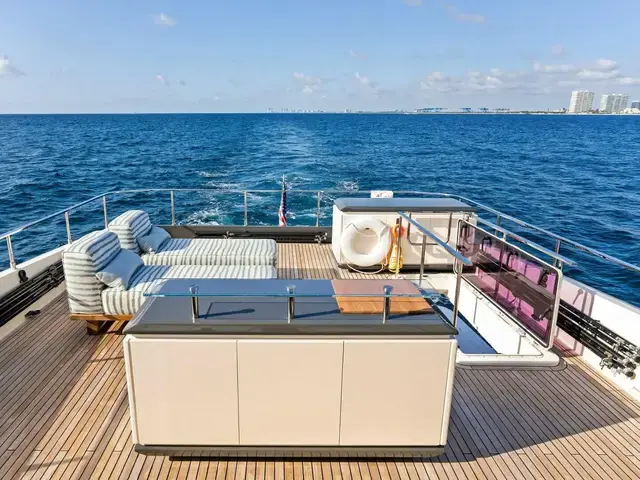 Ferretti Yachts 920