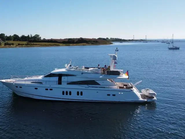 Fairline Squadron 74