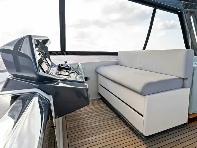 Ferretti Yachts 920