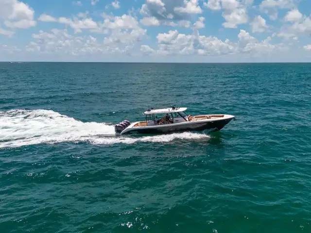 Everglades Boats 435 CC