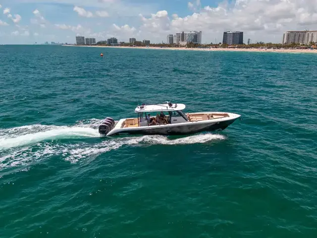 Everglades Boats 435 CC