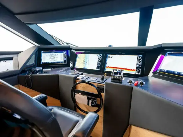 Ferretti Yachts 920