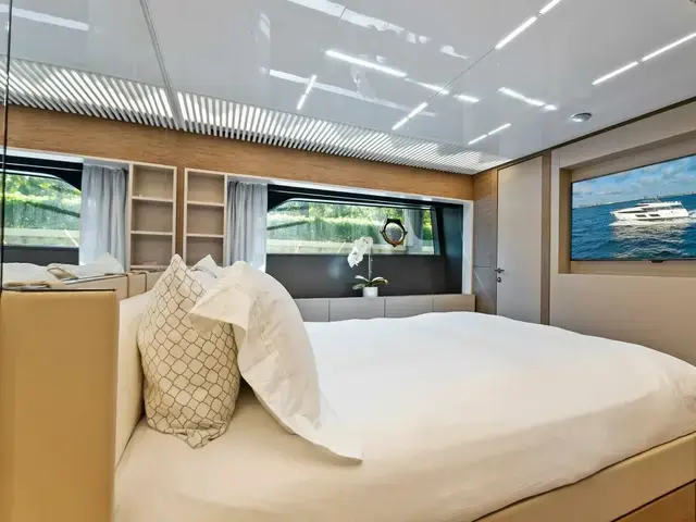 Ferretti Yachts 920