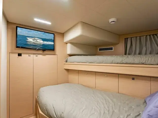 Ferretti Yachts 920