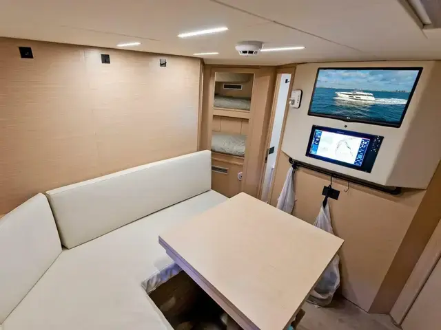 Ferretti Yachts 920