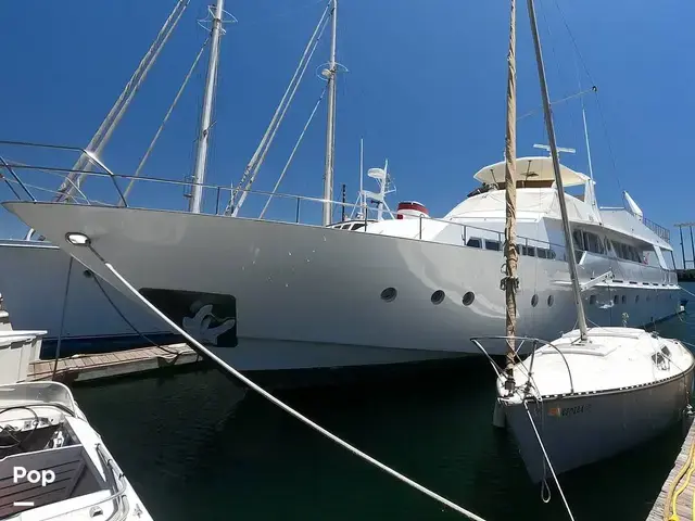 Benetti 100