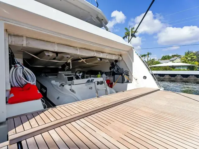 Ferretti Yachts 920