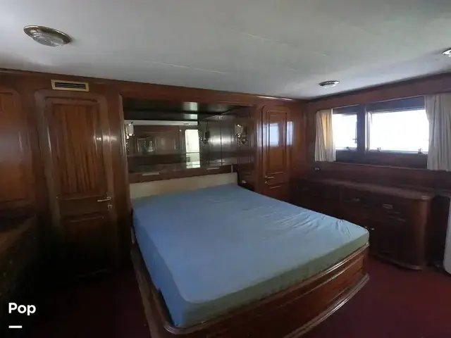 Benetti 100