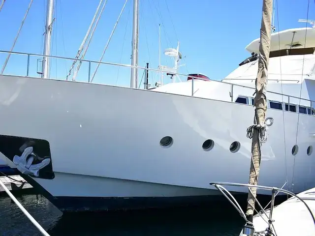 Benetti 100