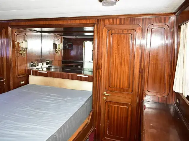 Benetti 100