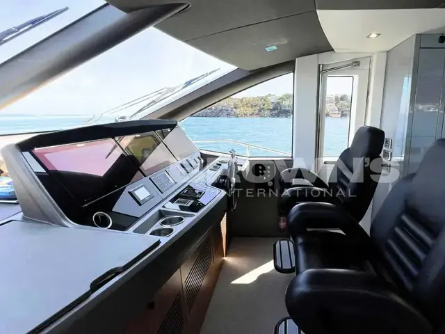 Sunseeker 76 Yacht