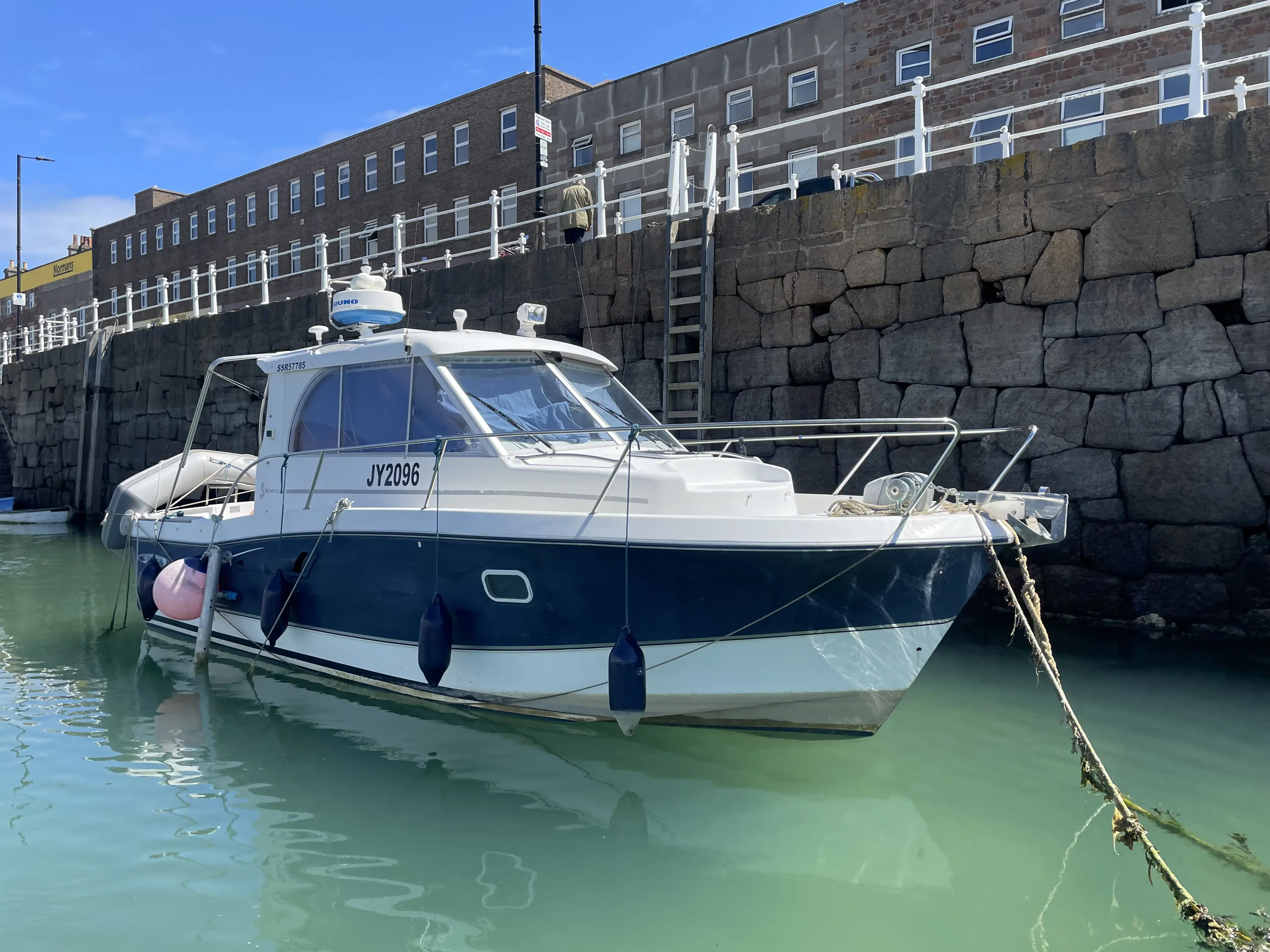 beneteau antares 760 :: South Pier Marine