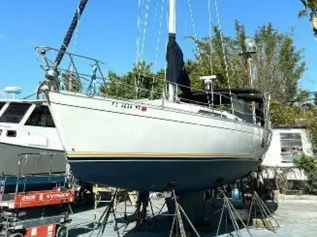 Canadian Sailcraft Cs 40