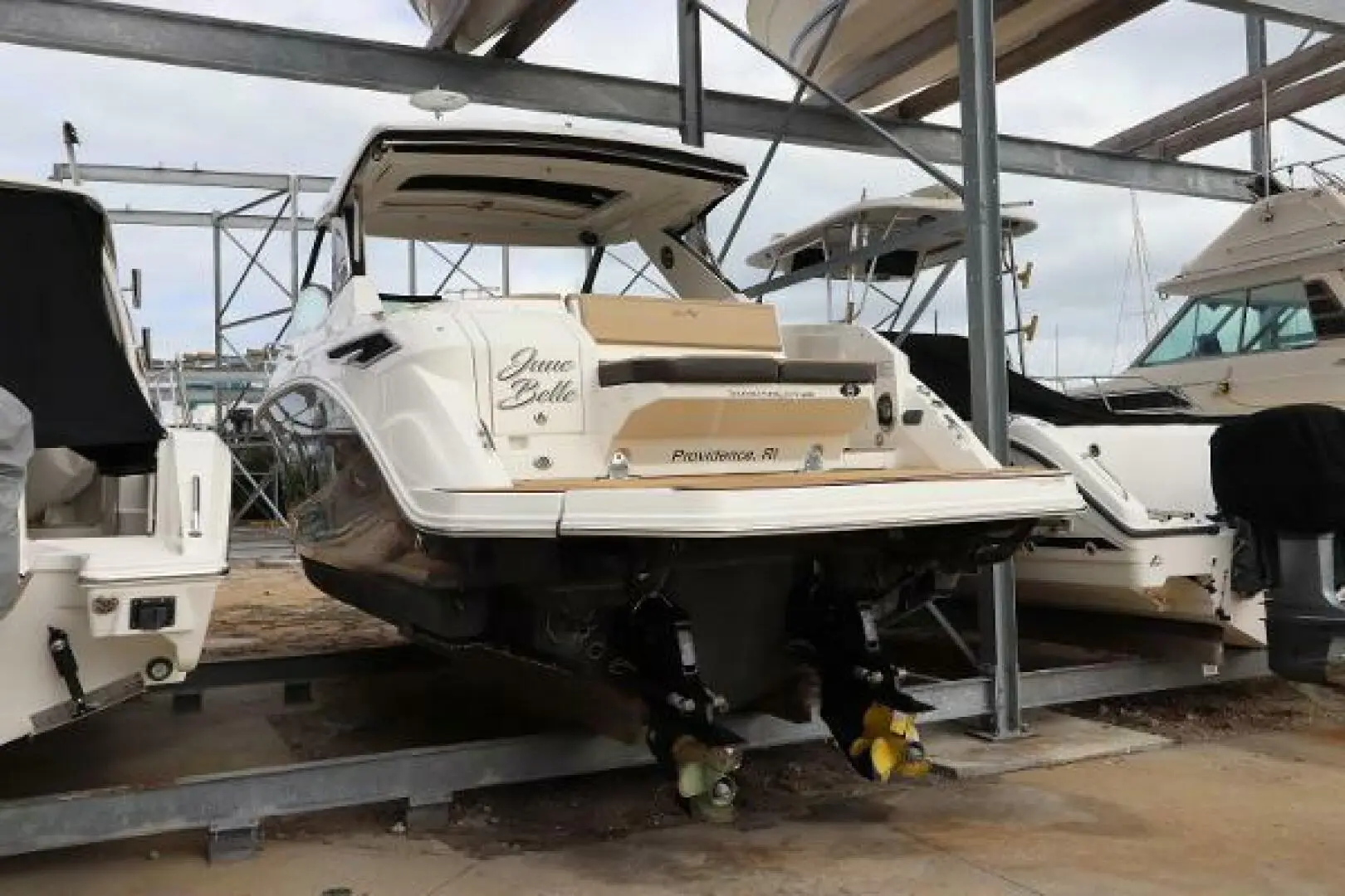 2019 Sea Ray 320 sundancer