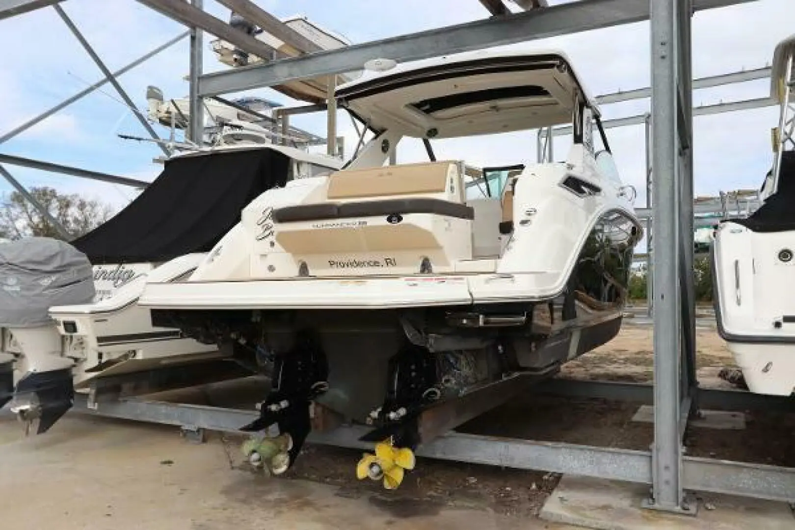 2019 Sea Ray 320 sundancer