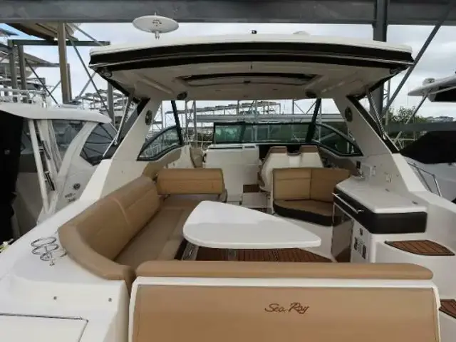 Sea Ray 320 Sundancer